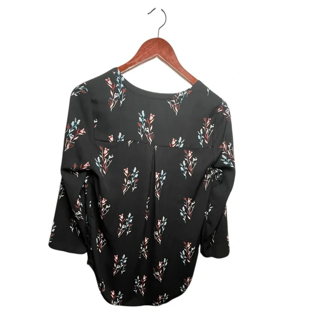Daniel Rainn Womens Hi-Low Split Neck Blouse Top Size: S Color: Black Flora - Picture 2 of 10